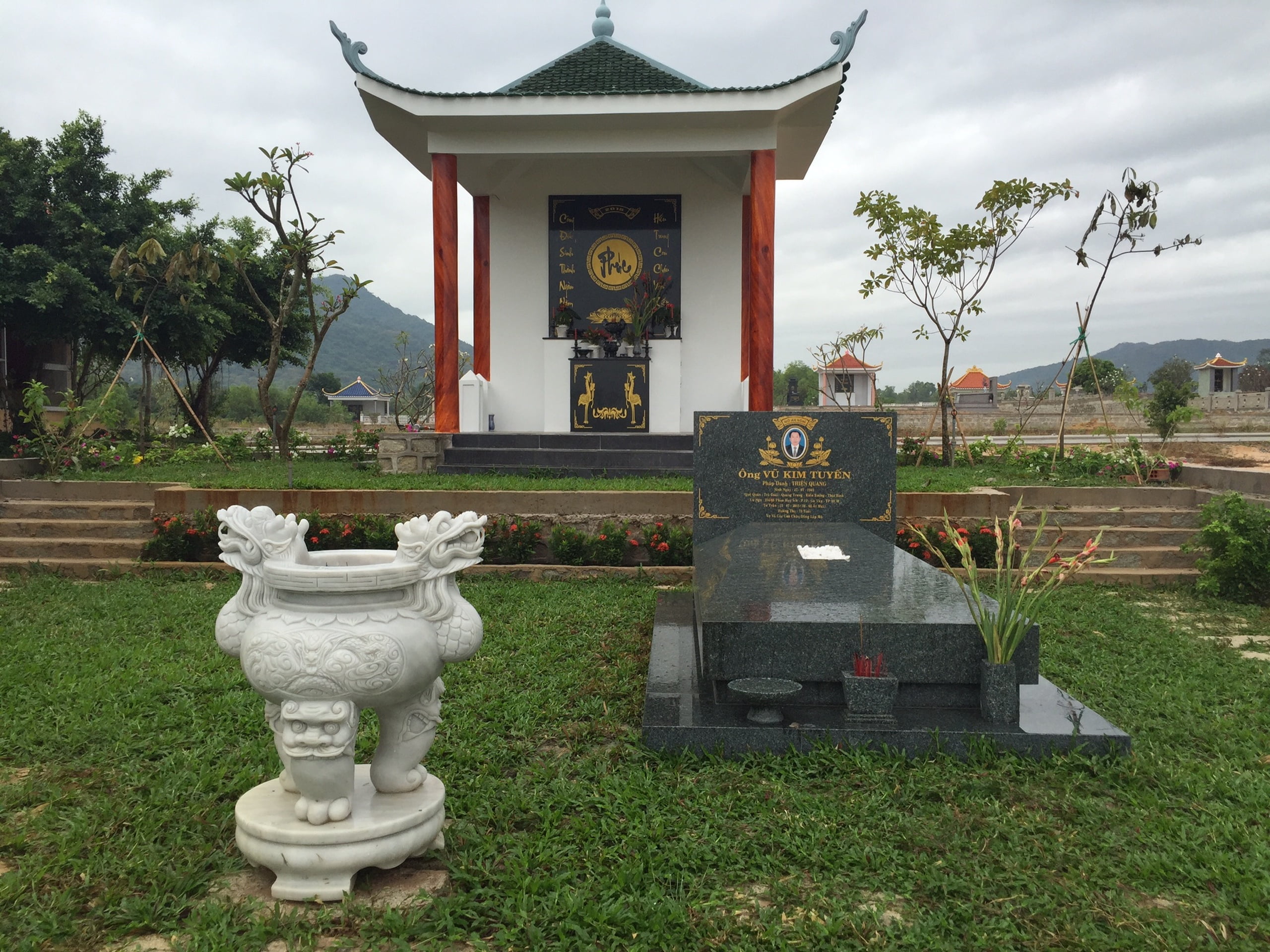 Hình ảnh thực tế mộ gia tộc tại nghĩa trang kim tơ