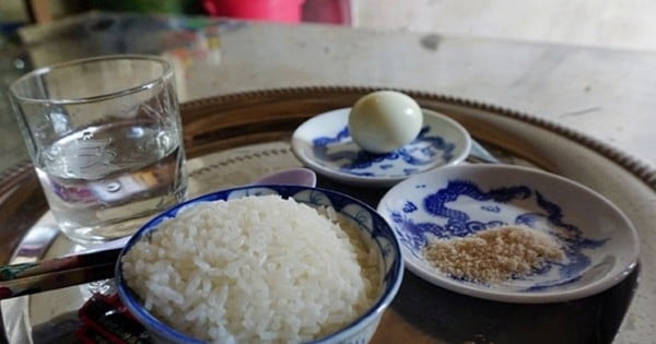 Bát cơm quả trứng có ý nghĩa Âm - Dương hòa hợp theo quan niệm của người Việt