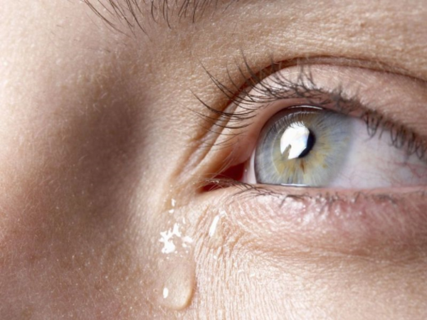 Nước mắt người sống có thể khiến người đã mất không thể siêu thoát