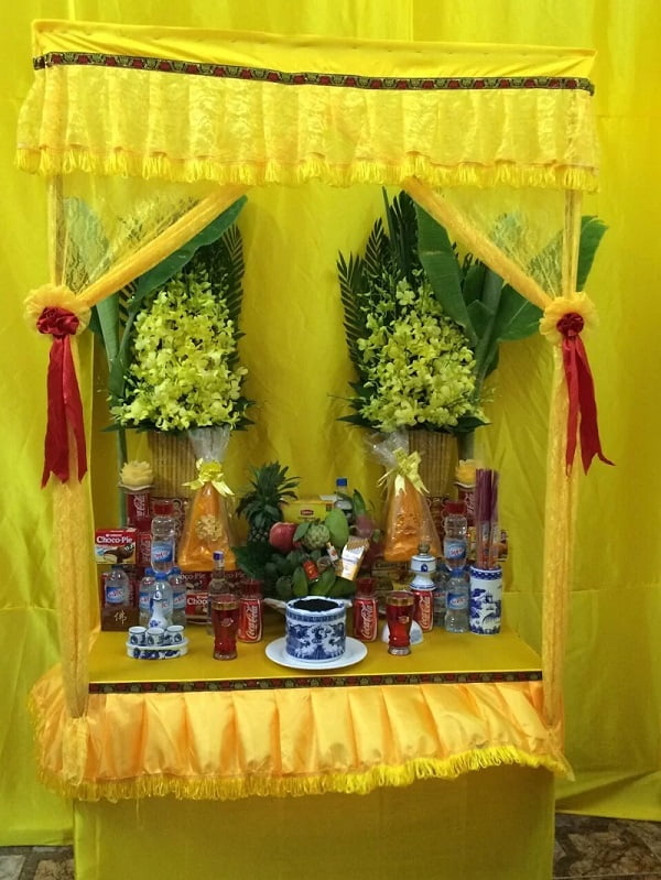 Người nhà cần lập bàn thờ vong linh đúng cách cho người mới mất