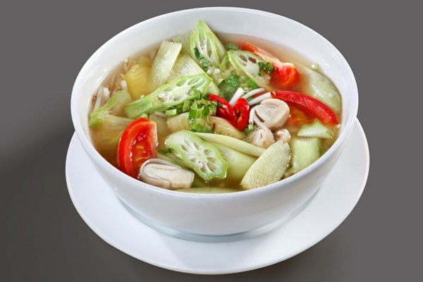 Canh chua chay rất thường gặp trong các món chay cúng giỗ