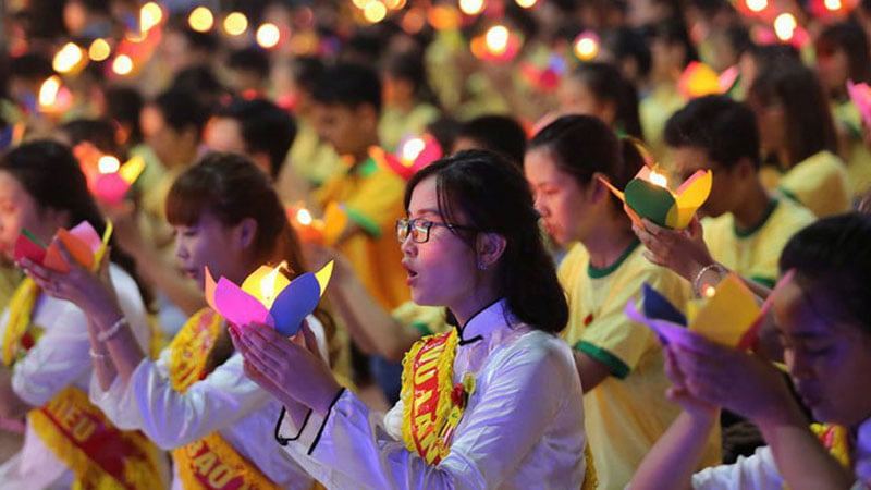 Đi chùa cầu an cho cha mẹ