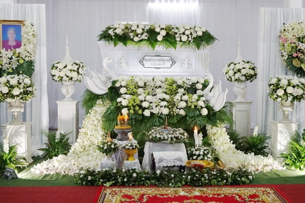 Tuyệt đối không cười đùa, làm loạn và chụp ảnh