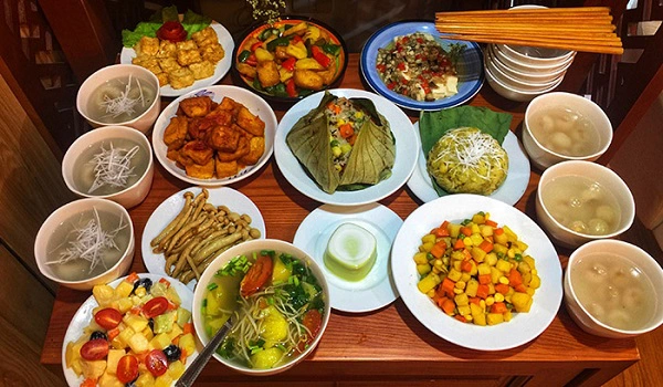 Sau 49 ngày, người nhà có thể cúng cơm vào các dịp đặc biệt